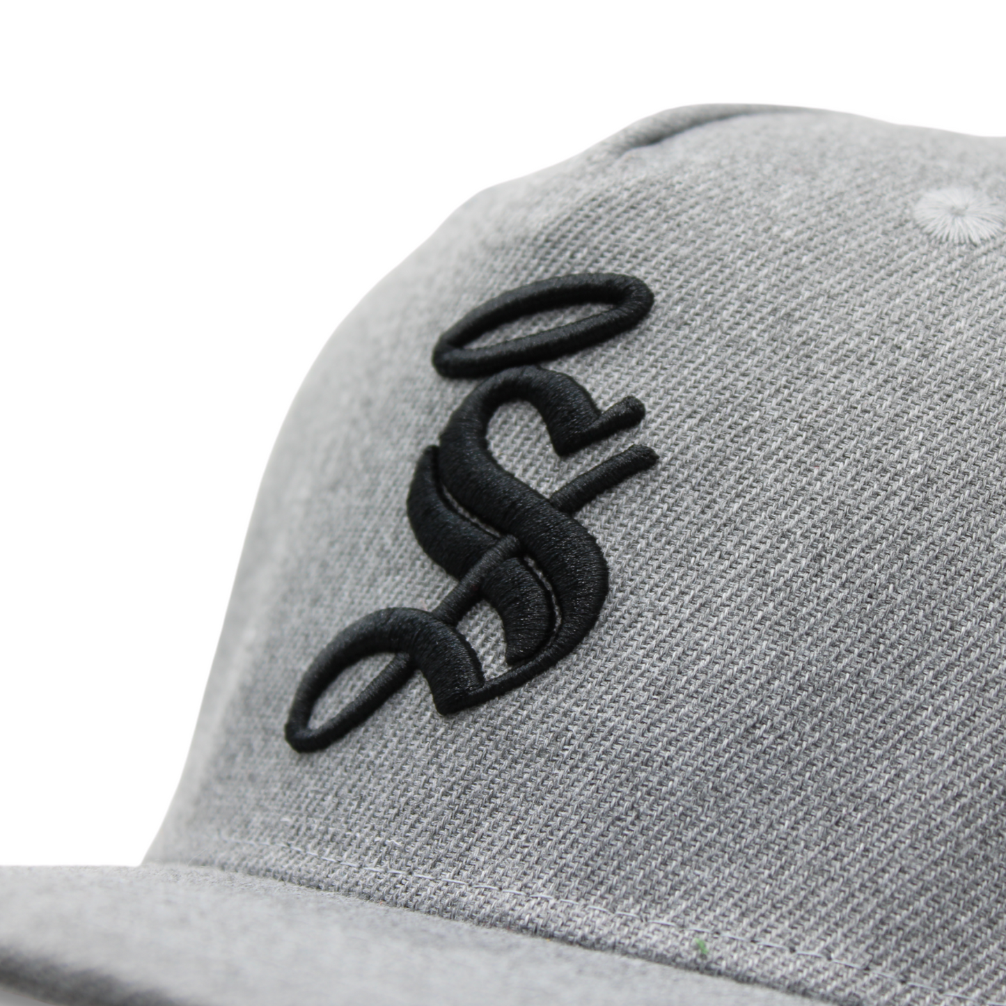 SNAPBACK SEMIFLAT CAP CSL EN COLOR GRIS