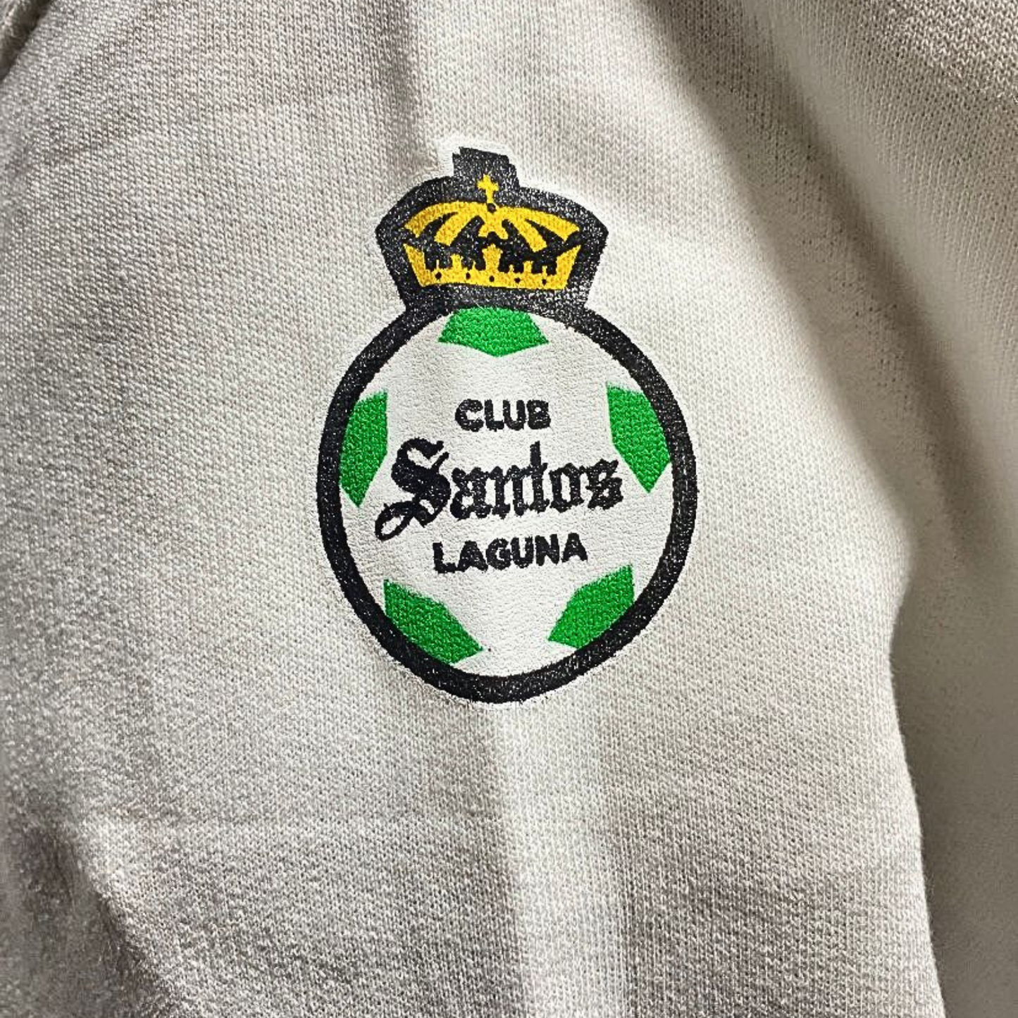 HOODIE CLUB SANTOS LAGUNA ESCUDO Y S WHITE