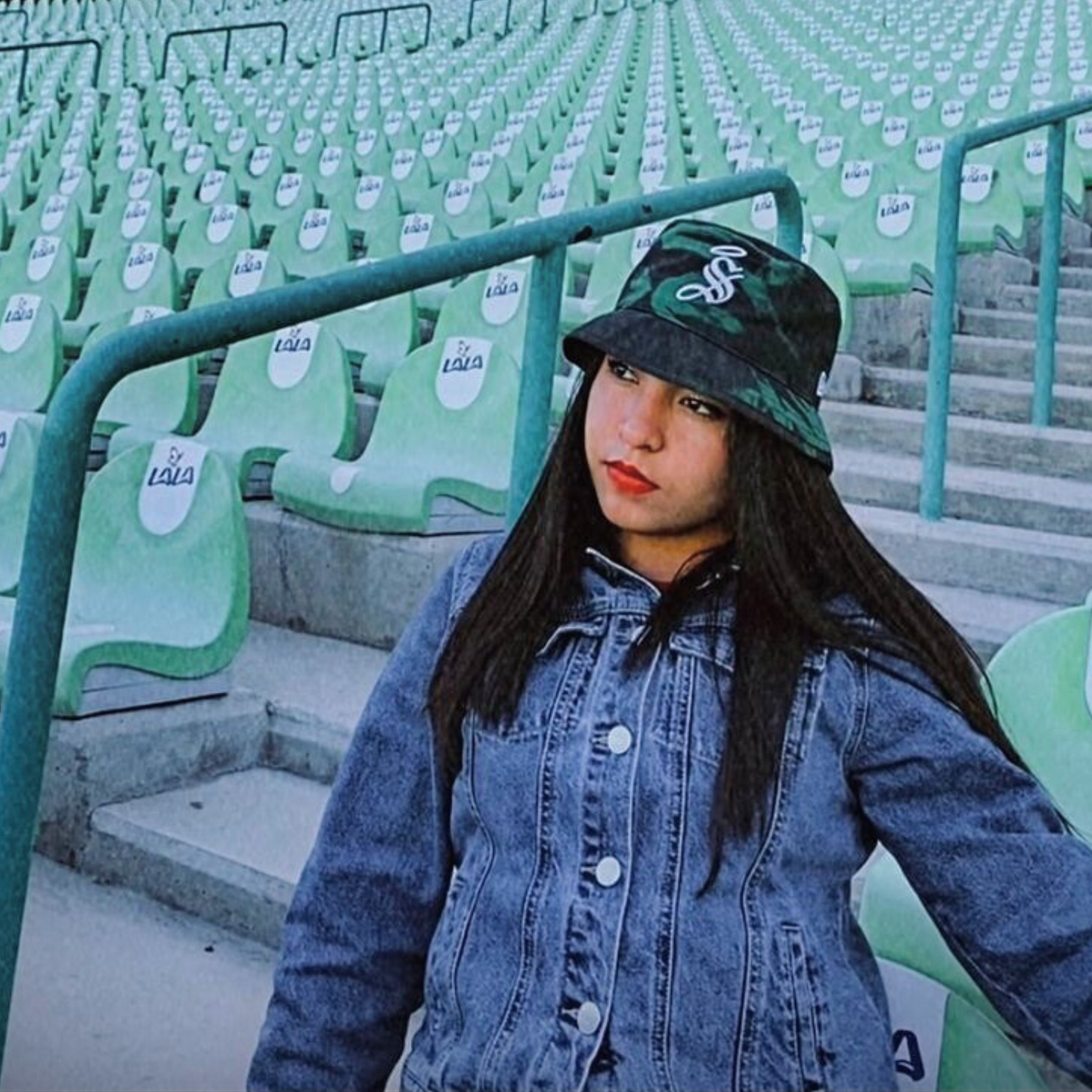 BUCKET LMX AOP SPRAY LAGSAN