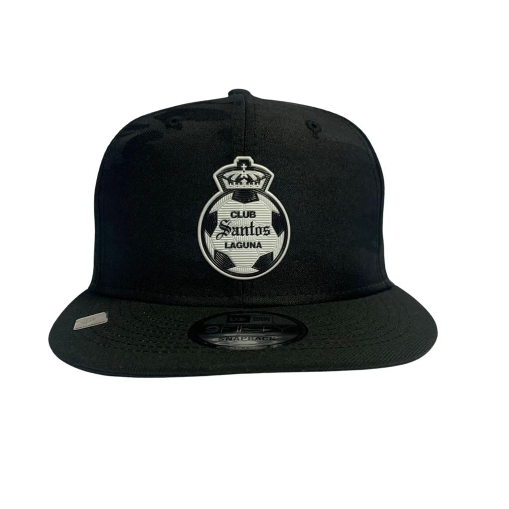 GORRA FLAT BLACK CAMOUFLAGE CON PARCHE TEXTURIZADO