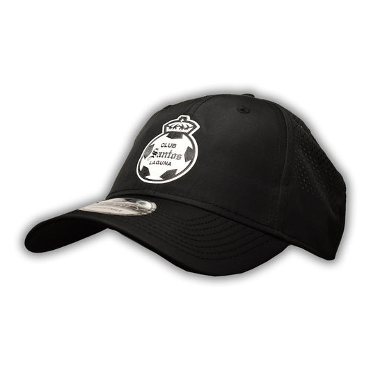GORRA NEGRA CLUB SANTOS LAGUNA ESCUDO MONOCROMATICO